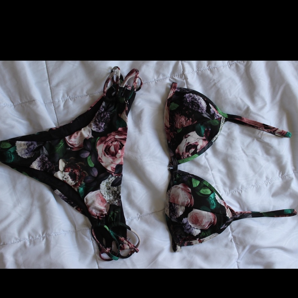 FLORAL BIKINI🌸